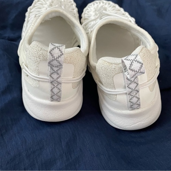 NEW KEEN Size 5 Uneek Two Cord Sandals Women’s White - Picture 6 of 8